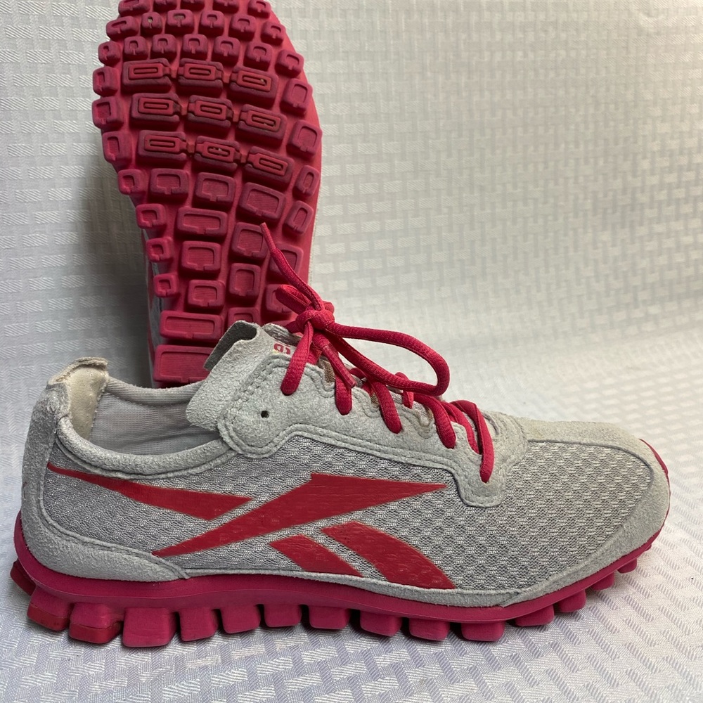 GREAT DEAL ! - Reebok Women Running Shoes Size 8.5